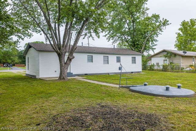 1311 Shibley Road, Van Buren, AR 72956