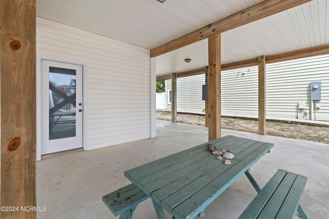 272 Brunswick Avenue W, Supply, NC 28462