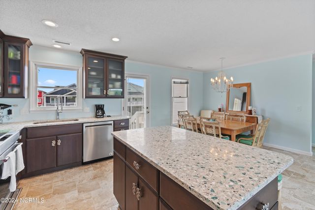 272 Brunswick Avenue W, Supply, NC 28462