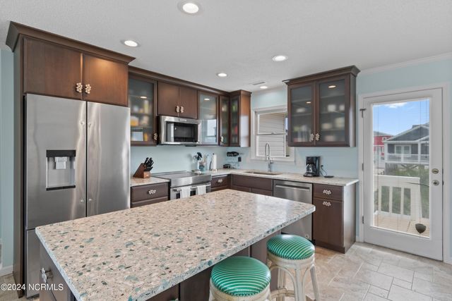 272 Brunswick Avenue W, Supply, NC 28462