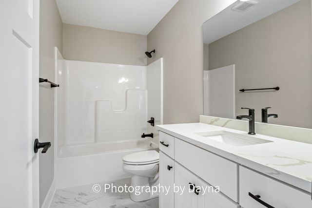 906 Lange Avenue, Beecher, IL 60401