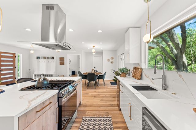 5102 Ravensdale LN, Austin, TX 78723