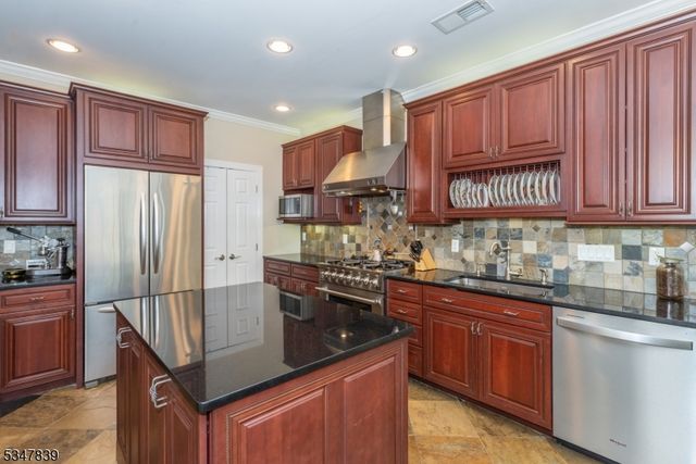 90 Briar Ct, Hardyston Twp., NJ 07419