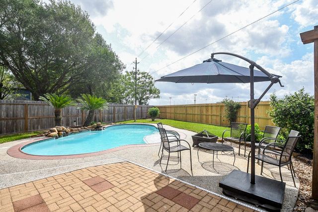 4015 Greenwood Drive, Pearland, TX 77584