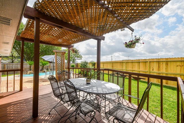 4015 Greenwood Drive, Pearland, TX 77584