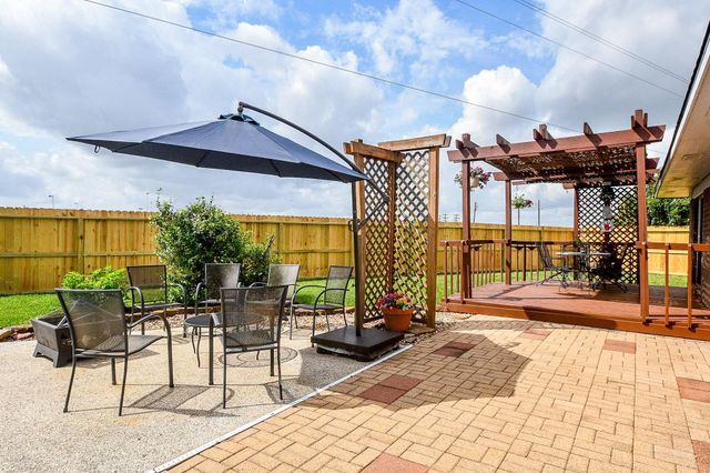 4015 Greenwood Drive, Pearland, TX 77584