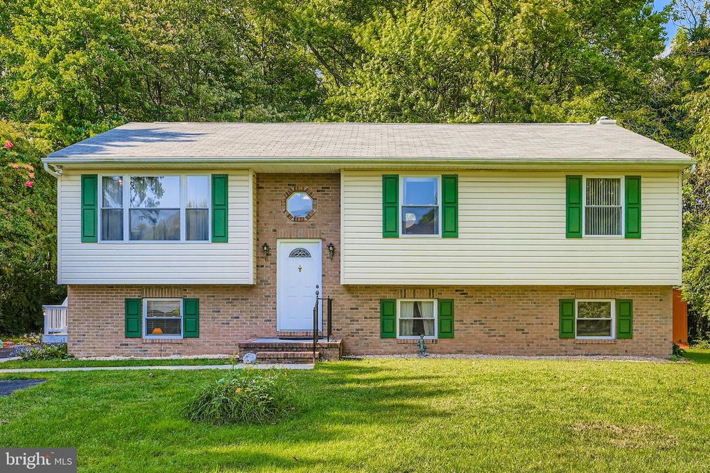 471 WRIGHTS LN, Essex, MD 21221