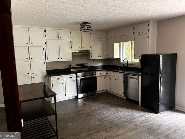 120 Mossy Brook Drive, Stockbridge, GA 30281