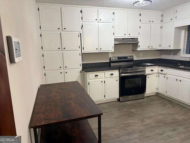 120 Mossy Brook Drive, Stockbridge, GA 30281