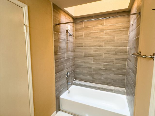 9800 Pagewood Lane 2705, Houston, TX 77042