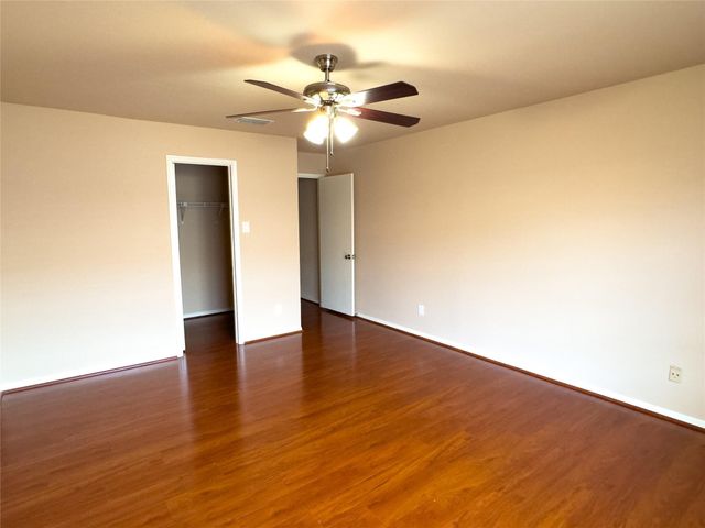 9800 Pagewood Lane 2705, Houston, TX 77042
