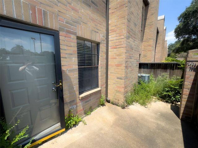 9800 Pagewood Lane 2705, Houston, TX 77042