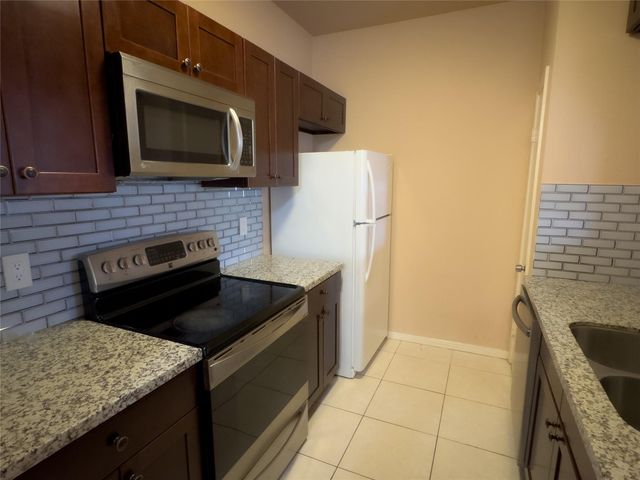 9800 Pagewood Lane 2705, Houston, TX 77042