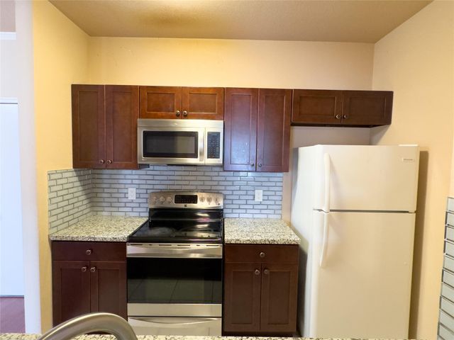 9800 Pagewood Lane 2705, Houston, TX 77042