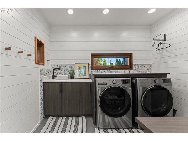 7642 Se HARRISON St, Portland, OR 97215