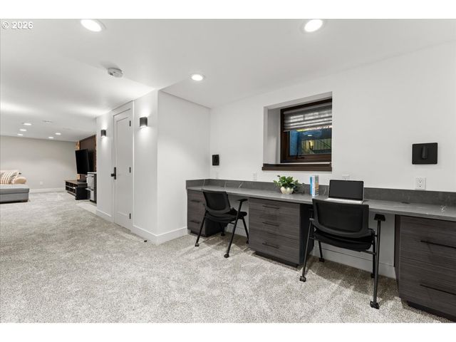 7642 Se HARRISON St, Portland, OR 97215