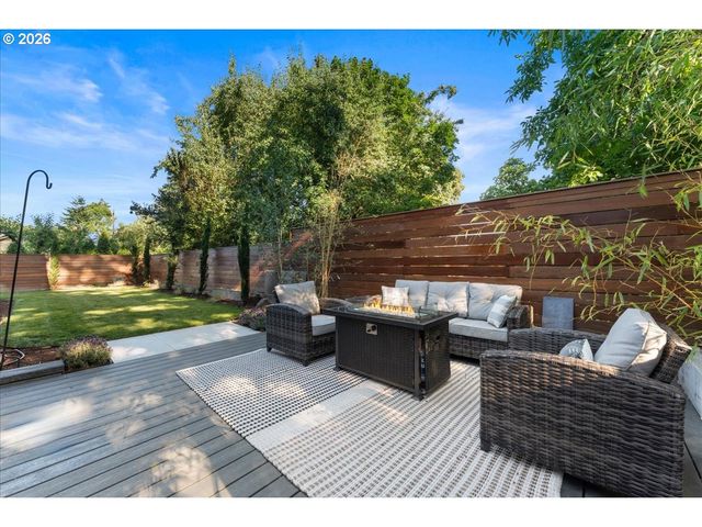 7642 Se HARRISON St, Portland, OR 97215