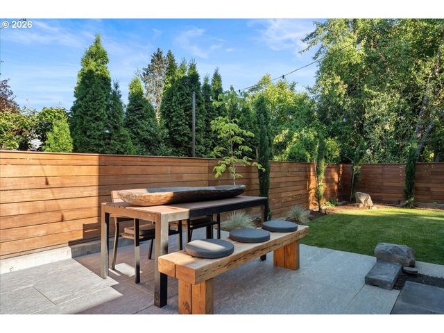 7642 Se HARRISON St, Portland, OR 97215