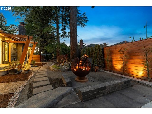 7642 Se HARRISON St, Portland, OR 97215