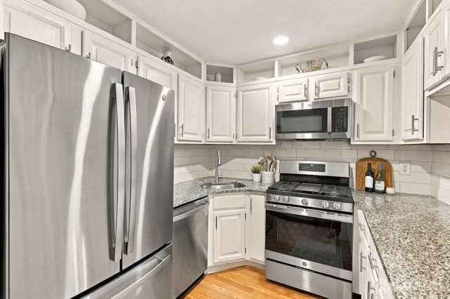90 Morgan Place, East Brunswick, NJ 08816