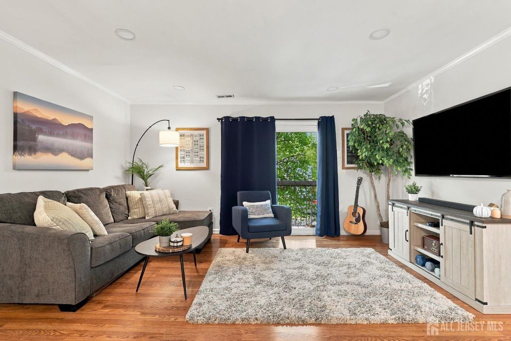 90 Morgan Place, East Brunswick, NJ 08816