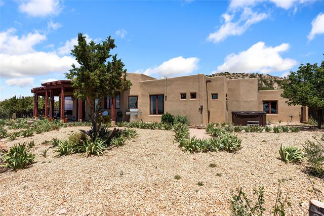 54 Calle Alexia, Santa Fe, NM 87508