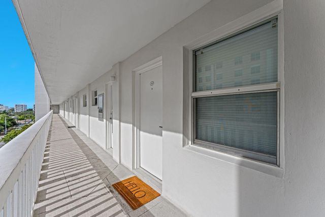2555 NE 11th St 708, Fort Lauderdale, FL 33304