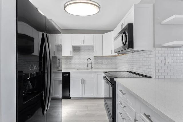 2555 NE 11th St 708, Fort Lauderdale, FL 33304