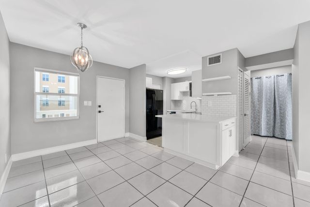 2555 NE 11th St 708, Fort Lauderdale, FL 33304