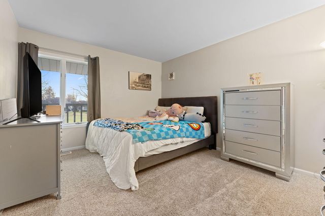 2610 Knollwood Drive, Crown Point, IN 46307