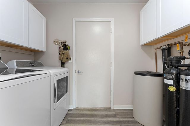 2610 Knollwood Drive, Crown Point, IN 46307