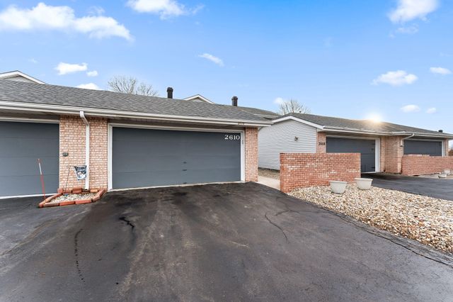 2610 Knollwood Drive, Crown Point, IN 46307