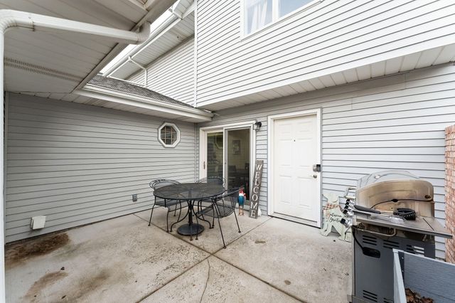 2610 Knollwood Drive, Crown Point, IN 46307