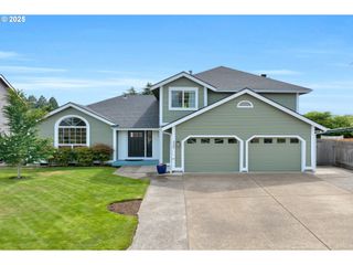 4449 IVY St, Springfield, OR 97478