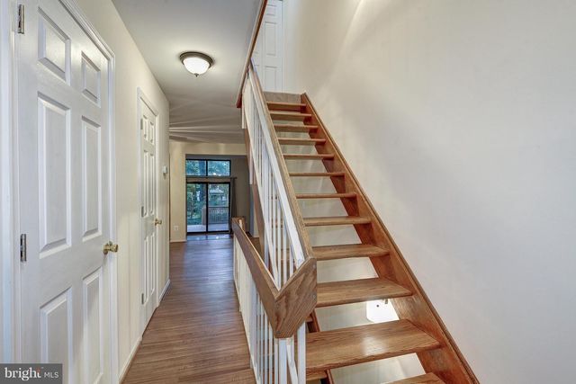 1502 FARSTA CT, Reston, VA 20190