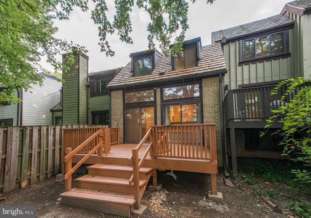 1502 FARSTA CT, Reston, VA 20190