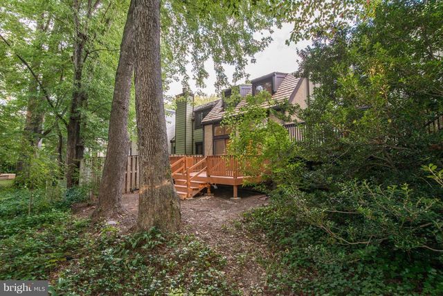 1502 FARSTA CT, Reston, VA 20190