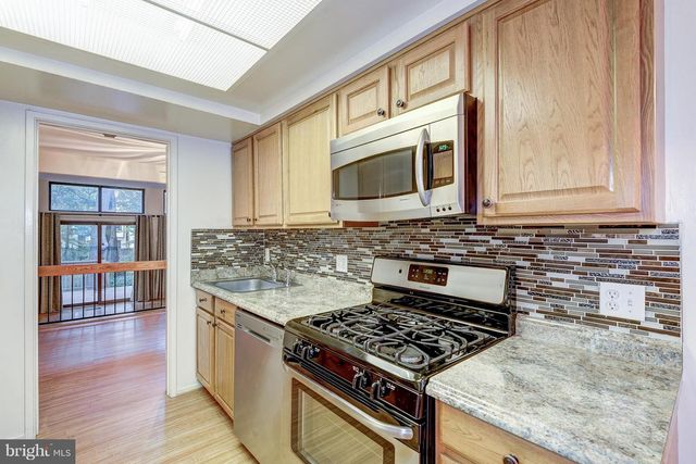1502 FARSTA CT, Reston, VA 20190
