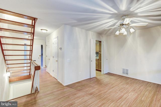 1502 FARSTA CT, Reston, VA 20190