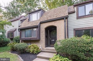 1502 FARSTA CT, Reston, VA 20190