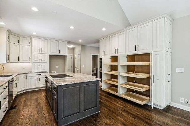 12610 E Meadow Ct, Wichita, KS 67206