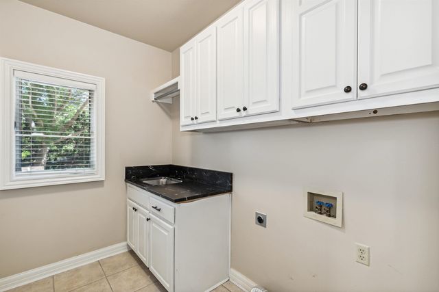 12610 E Meadow Ct, Wichita, KS 67206