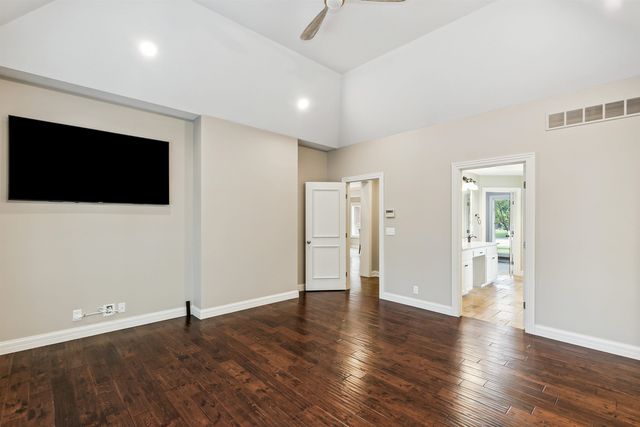 12610 E Meadow Ct, Wichita, KS 67206