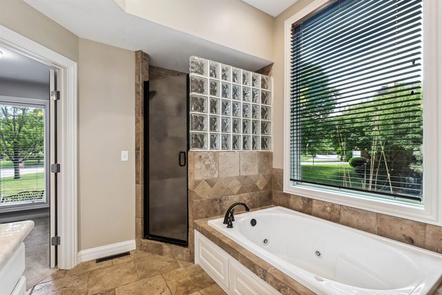 12610 E Meadow Ct, Wichita, KS 67206