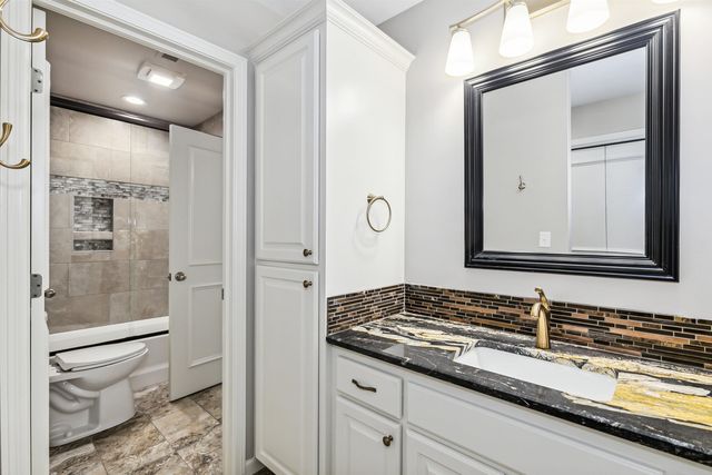 12610 E Meadow Ct, Wichita, KS 67206