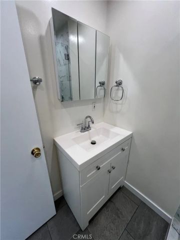 5742 Woodman Avenue 2, Valley Glen, CA 91401