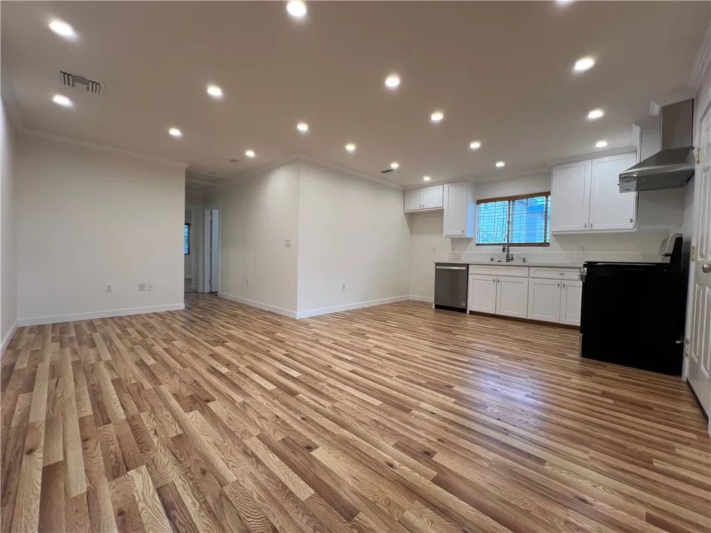 5742 Woodman Avenue 2, Valley Glen, CA 91401