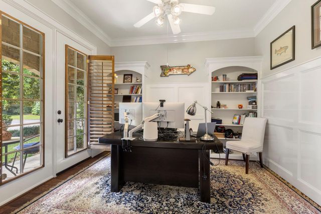 107 E Mirror Ridge Circle, The Woodlands, TX 77382