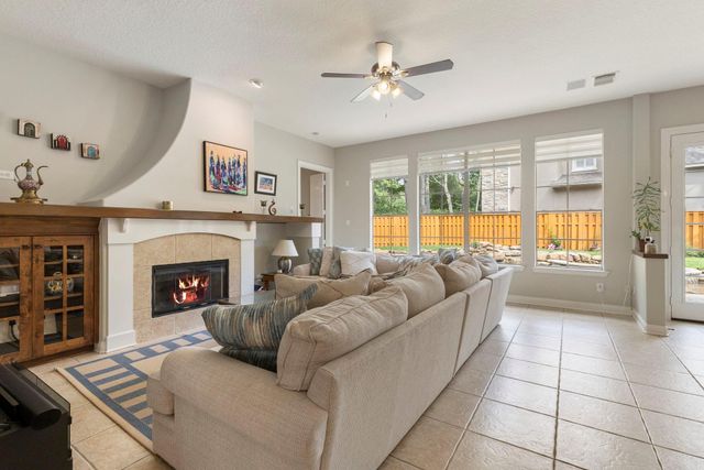 107 E Mirror Ridge Circle, The Woodlands, TX 77382