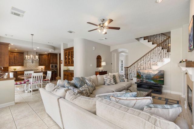 107 E Mirror Ridge Circle, The Woodlands, TX 77382